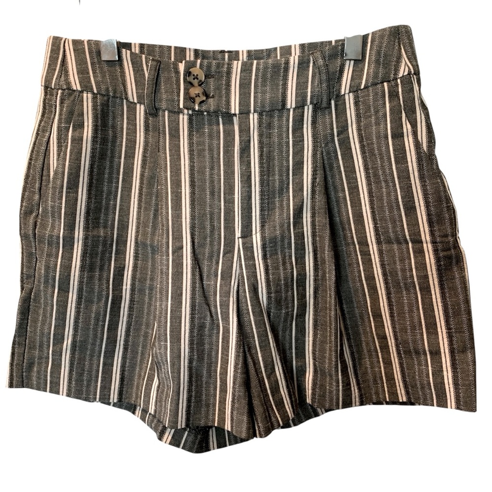 MAURICES Women’s Gray and Cream Stripe High Waist Shorts Size 4